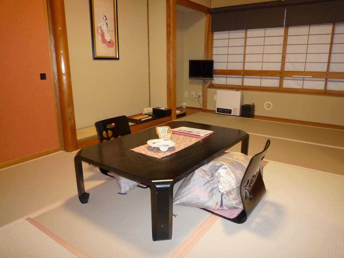 Yudanaka Tawaraya Ryokan Яманучи Екстериор снимка